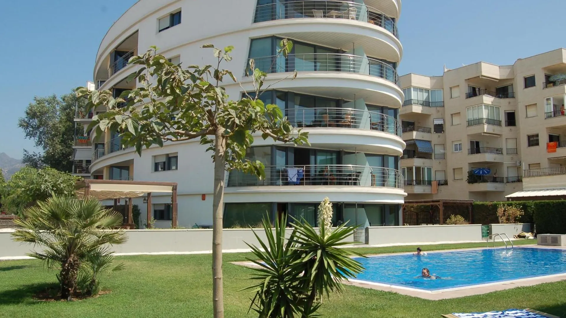 Marina Park A 1-3 - Apartamento En Roses En Primera Linea De Mar. Piscina, Aire Acondicionado Parking, Wifi. - Es-228-90