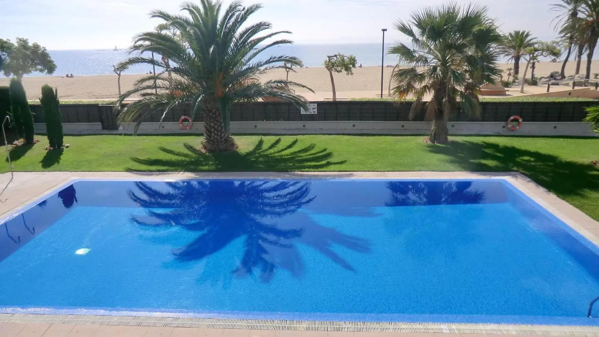 Marina Park A 1-3 - Apartamento En Roses En Primera Linea De Mar. Piscina, Aire Acondicionado Parking, Wifi. - Es-228-90 0*,  西班牙